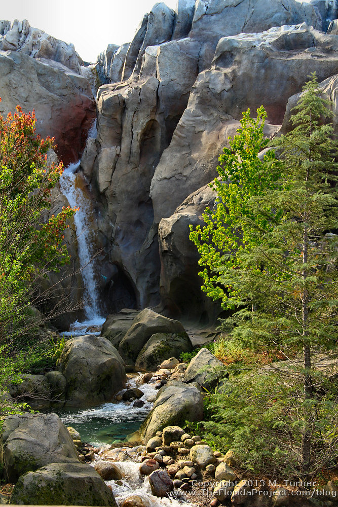 newfantasyland-waterfall